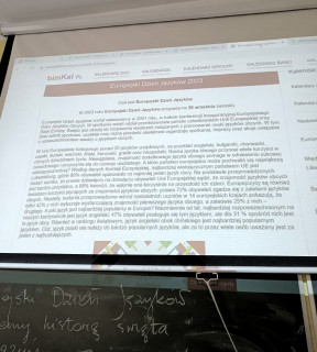 Dzień Języków Obcych to międzynarodowe święto ustanowione z inicjatywy Rady Europy z siedzibą w Strasburgu w 2001 roku. Jego celem jest zachęcenie Europejczyków do nauki języków obcych oraz propagowanie zalet różnorodności językowej.