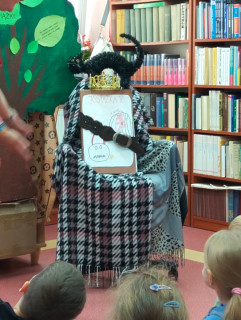 Książka Królowa i Czarny Kot