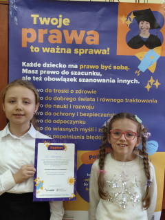 Uczennice z dyplomem