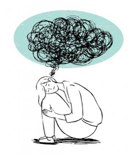 Narysowana konturowo postać siedzącej dziewczyny obejmującej nogi, nad jej głową chmura w bladozielonym kolorze, w której kłębią się czarne mazaje symbolizujące trudne emocje.