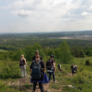 Uczniowie schodzą z góry "Miedzianka"