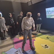 Uczniowie wykonują zadania interaktywne.