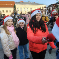 Uczniowie udzielają wywiadu