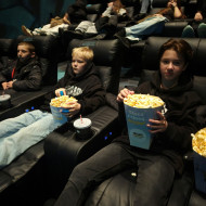 Uczniowie podczas seansu w sali dream.