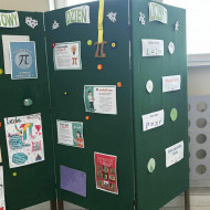 gazetka szkolna na parawanie.