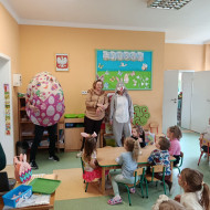 Gry i zabawy z Trójką Wielkanocną