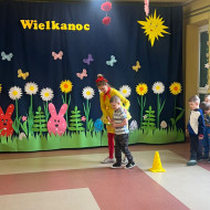 Gry i zabawy z Trójką Wielkanocną