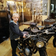Klasy drugie zwiedzają wystawę 