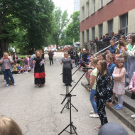 Uczniowie naszej szkoły w trakcie imprezy z okazji Dnia Dziecka