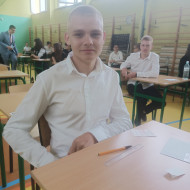 Uczeń klasy ósmej przed egzaminem