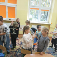 Zajęcia "Z przyrodą za pan brat" w świetlicy szkolnej.