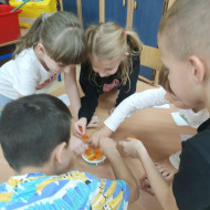 Zajęcia "Z przyrodą za pan brat" w świetlicy szkolnej.