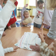 Dzieci ze świetlicy szkolnej w czasie zajęć-"Aktywna świetlica"