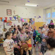  7 urodziny naszego szkolnego przyjaciela – Misia Piątka