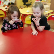  7 urodziny naszego szkolnego przyjaciela – Misia Piątka