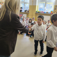 Wręczanie dyplomów i nagród w konkursie fotograficznym