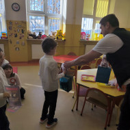 Wręczanie dyplomów i nagród w konkursie fotograficznym