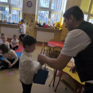 Wręczanie dyplomów i nagród w konkursie fotograficznym