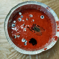 Zajęcia sensoryczne w wersji "halloween" w świetlicy szkolnej