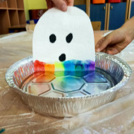 Zajęcia sensoryczne w wersji "halloween" w świetlicy szkolnej