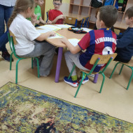 Wykonywanie zadań w zeszytach ćwiczeń