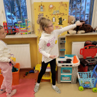 Wesołe zabawy w świetlicy szkolnej