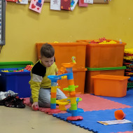 Wesołe zabawy w świetlicy szkolnej