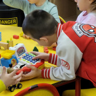 Wesołe zabawy w świetlicy szkolnej