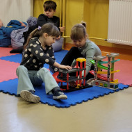 Wesołe zabawy w świetlicy szkolnej