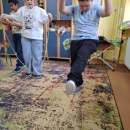 zajęcia w świetlicy -“Poznaj młody człowieku sekrety ostatniego wieku"