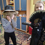 zajęcia w świetlicy -“Poznaj młody człowieku sekrety ostatniego wieku"