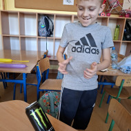  Każdego tygodnia uczniowie poznają inne dziedziny życia z danego okresu -lata 60-te