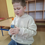  Każdego tygodnia uczniowie poznają inne dziedziny życia z danego okresu -lata 60-te