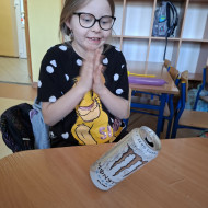  Każdego tygodnia uczniowie poznają inne dziedziny życia z danego okresu -lata 60-te