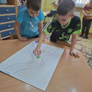  Każdego tygodnia uczniowie poznają inne dziedziny życia z danego okresu -lata 60-te