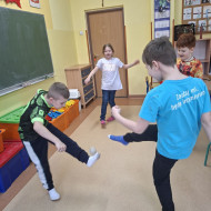  Każdego tygodnia uczniowie poznają inne dziedziny życia z danego okresu -lata 60-te