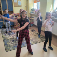 Zajęcia - "Poznaj człowieku sekrety ostatniego wieku"