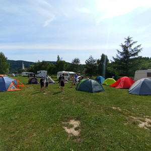 Rozbite namioty na campingu