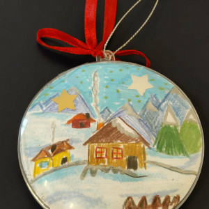 Pejzaż zamknięty w akrylowej bombce.