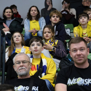 Kibice z naszej szkoły na meczu Industrii Kielce z Gwardią Opole w Hali Legionów