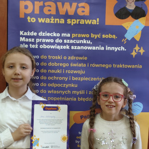 Uczennice z dyplomem