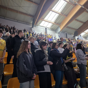 Kibice naszej szkoły na meczu Industria Kielce - Ostrovia Ostrów Wielkopolski