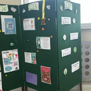 gazetka szkolna na parawanie.