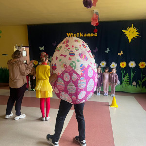 Gry i zabawy z Trójką Wielkanocną