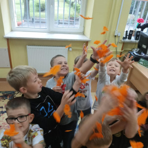 Zajęcia "Z przyrodą za pan brat" w świetlicy szkolnej.