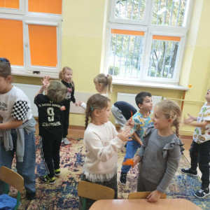 Zajęcia "Z przyrodą za pan brat" w świetlicy szkolnej.