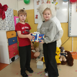  7 urodziny naszego szkolnego przyjaciela – Misia Piątka