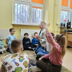 wykonanie prostych karmników dla ptaków