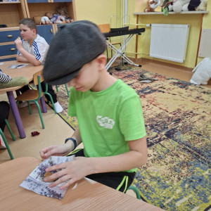 zajęcia w świetlicy -“Poznaj młody człowieku sekrety ostatniego wieku"